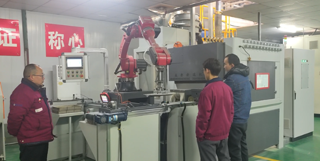 阿勒泰喷砂机在模具清理中的专业应用